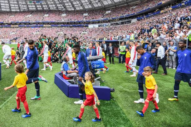 通过本次直 通过本次直